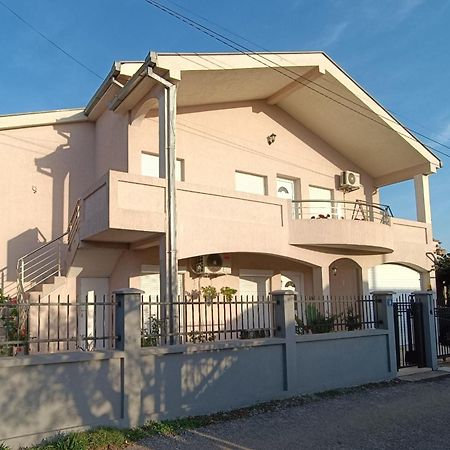 Entire House Floor - 2-Bedroom Cozy & Peaceful Apartment Podgorica Exterior photo