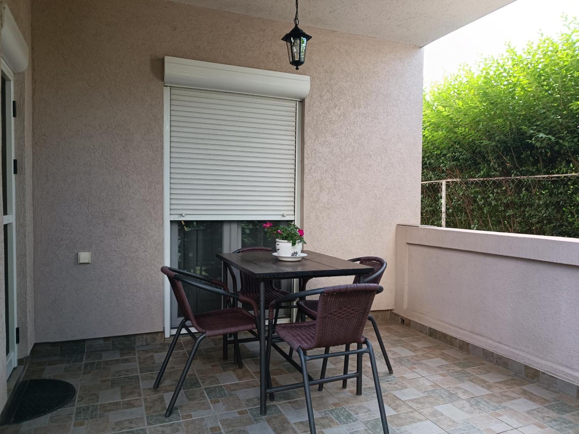 Entire House Floor - 2-Bedroom Cozy & Peaceful Apartment Podgorica Exterior photo